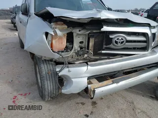 2010 Toyota Tacoma z VIN 5TETX4CN7AZ711543, wystawiony jako IAAI lot #41364581 z przebiegiem 242 820 mil mil oraz . Historia ofert i sprzedaży dostępna na DreamBid. Obrazek 6.