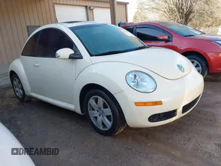2007 Volkswagen New Beetle Coupe with VIN 3VWRW31C37M510573, listed as a IAAI auction lot 41675251 with 199,768 mi miles. Bid and sale history available at carsss.com. Image 1.