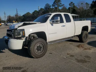2008 Chevrolet Silverado 1500 LT w/1LT with VIN 1GCEC19J58Z164074, listed as a Copart auction lot 45688945 with 352,912 mi miles and Salvage Title. Bid and sale history available at carsss.com. Image 1.