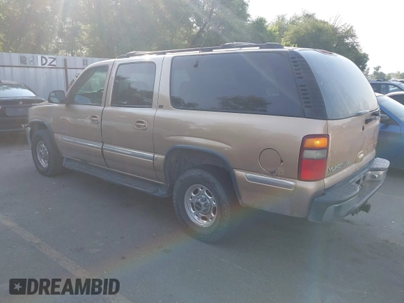 2001 GMC Yukon XL SLT with VIN 3GKGK26G21G155501, listed as a IAAI auction lot 39928004 with 338,183 mi miles. Bid and sale history available at carsss.com. Image 3.