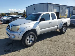 2006 Toyota Tacoma PreRunner z VIN 5TETU62N26Z261300, wystawiony jako Copart lot #48720665 z przebiegiem 135 704 mil mil oraz Szkoda całkowita • Salvage title. Historia ofert i sprzedaży dostępna na DreamBid. Obrazek 1.