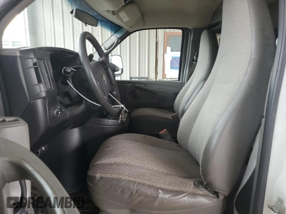 2012 Chevrolet Express Passenger 1LT z VIN 1GAZG1FA7C1125691, wystawiony jako Copart lot #72529024 z przebiegiem 256 684 mil mil oraz Szkoda całkowita • Salvage title. Historia ofert i sprzedaży dostępna na DreamBid. Obrazek 7.