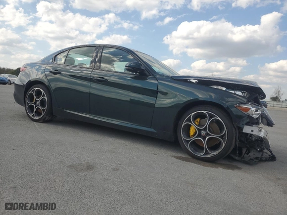 2021 Alfa Romeo Giulia Ti Sport with VIN ZARFAMBN1M7649574, listed as a Copart auction lot 49258235 with 33,004 mi miles and Clean Title. Bid and sale history available at carsss.com. Image 4.