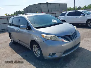 2011 Toyota Sienna XLE AAS with VIN 5TDYK3DC3BS007690, listed as a IAAI auction lot 42044640 with 253,359 mi miles. Bid and sale history available at carsss.com. Image 1.