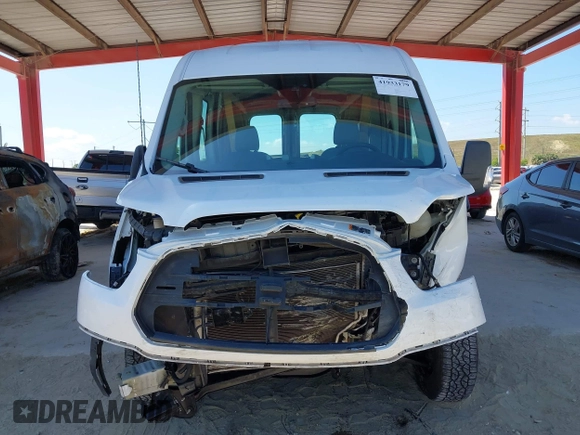 2017 Ford Transit z VIN 1FTYE2CM1HKA13709, wystawiony jako IAAI lot #41933179 z przebiegiem 147 539 mil mil oraz . Historia ofert i sprzedaży dostępna na DreamBid. Obrazek 6.