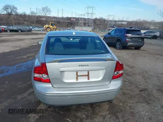 2007 Volvo S40 2.5L Turbo with VIN YV1MH682872286398, listed as a IAAI auction lot 41585184 with 71,494 mi miles. Bid and sale history available at carsss.com. Image 16.