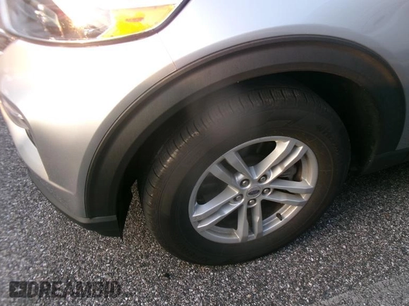 2022 Ford Explorer XLT z VIN 1FMSK8DH7NGA50616, wystawiony jako IAAI lot #42845572 z przebiegiem 21 441 mil mil oraz . Historia ofert i sprzedaży dostępna na DreamBid. Obrazek 3.