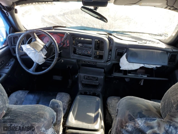 2001 Chevrolet Silverado 1500 LT with VIN 1GCEK19T31Z134727, listed as a Copart auction lot 46587895 with 285,020 mi miles and Salvage Title. Bid and sale history available at carsss.com. Image 8.