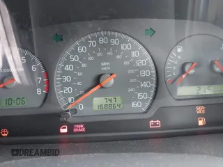 2000 Volvo V40 z VIN YV1VW2551YF540271, wystawiony jako IAAI lot #41660897 z przebiegiem 168 864 mil mil oraz . Historia ofert i sprzedaży dostępna na DreamBid. Obrazek 7.