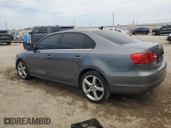 2013 Volkswagen Jetta SE с VIN 3VWDX7AJ7DM426295, выставлен на аукционе Copart как лот 55739005 с пробегом 212 804 миль миль и Списание • Salvage title. История ставок и продаж доступна на DreamBid. Изображение 2.
