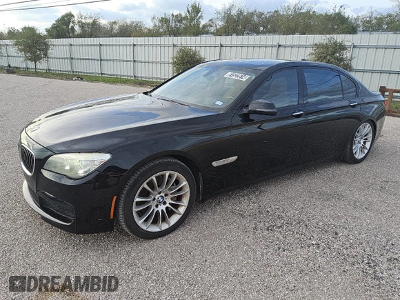2013 BMW 7 Series 740Li with VIN WBAYE4C57DDW22531, listed as a Copart auction lot 81522614 with 174,441 mi miles and Clean title. Bid and sale history available at DreamBid. Image 1.