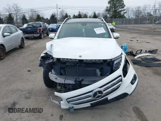 2022 Mercedes-Benz GLB 250 z VIN W1N4M4HB7NW173675, wystawiony jako IAAI lot #41744858 z przebiegiem 20 909 mil mil oraz . Historia ofert i sprzedaży dostępna na DreamBid. Obrazek 13.