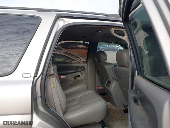 2003 GMC Yukon SLT with VIN 1GKEC13Z33R161136, listed as a IAAI auction lot 41907443 with 325,842 mi miles. Bid and sale history available at carsss.com. Image 8.