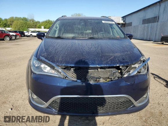 2017 Chrysler Pacifica Touring L with VIN 2C4RC1BG7HR524293, listed as a Copart auction lot 56008165 with 176,092 mi miles and Salvage Title. Bid and sale history available at DreamBid. Image 5.