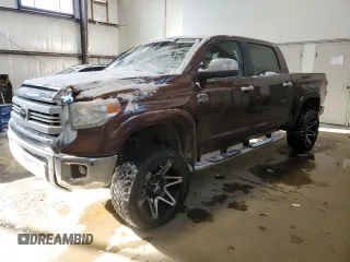 2015 Toyota Tundra Platinum z VIN 5TFAY5F14FX438207, wystawiony jako Copart lot #45423535 z przebiegiem 156 683 mil mil oraz Czysty tytuł • Clean title. Historia ofert i sprzedaży dostępna na DreamBid. Obrazek 1.