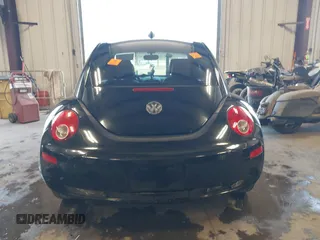 2008 Volkswagen New Beetle Coupe S with VIN 3VWRG31C18M505015, listed as a IAAI auction lot 42117855 with 52,177 mi miles. Bid and sale history available at carsss.com. Image 16.