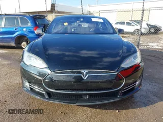 2016 Tesla Model S 70 with VIN 5YJSA1E11GF124965, listed as a IAAI auction lot 41458132 with Not provided miles and . Bid and sale history available at DreamBid. Image 12.