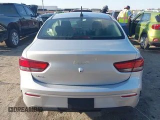 2023 Kia Rio S z VIN 3KPA24AD2PE545609, wystawiony jako IAAI lot #41993823 z przebiegiem 12 186 mil mil oraz . Historia ofert i sprzedaży dostępna na DreamBid. Obrazek 16.
