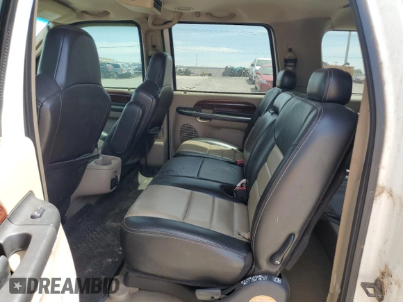 2005 Ford Excursion Eddie Bauer z VIN 1FMNU45S55EB52633, wystawiony jako Copart lot #56335435 z przebiegiem Nie podano mil oraz Czysty tytuł • Clean title. Historia ofert i sprzedaży dostępna na DreamBid. Obrazek 11.