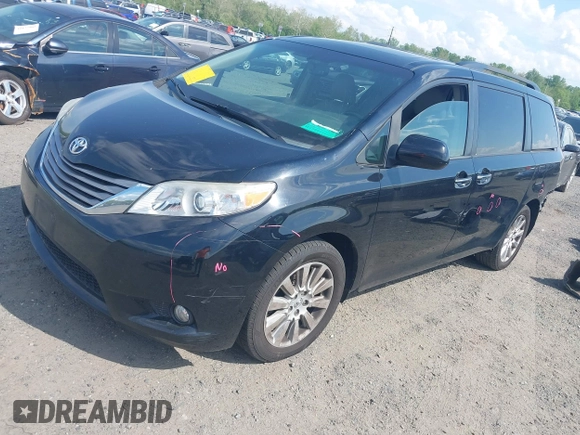2015 Toyota Sienna Limited z VIN 5TDDK3DC9FS113212, wystawiony jako IAAI lot #42176943 z przebiegiem 136 426 mil mil oraz . Historia ofert i sprzedaży dostępna na DreamBid. Obrazek 18.