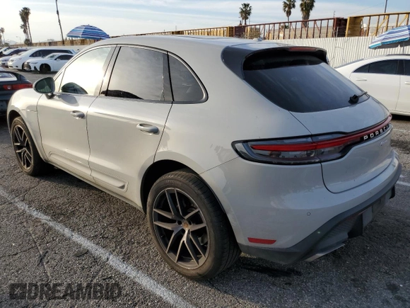 2022 Porsche Macan with VIN WP1AA2A53NLB09015, listed as a Copart auction lot 44997085 with 13,999 mi miles and Salvage title. Bid and sale history available at DreamBid. Image 2.
