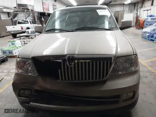 2005 Lincoln Navigator Luxury with VIN 5LMFU275X5LJ19216, listed as a IAAI auction lot 41641059 with 133,888 mi miles. Bid and sale history available at carsss.com. Image 12.