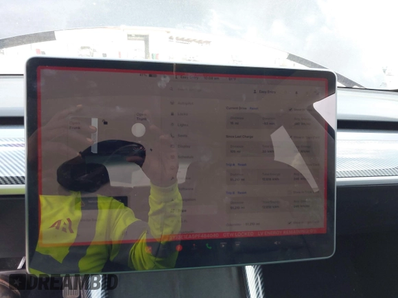 2023 Tesla Model 3 z VIN 5YJ3E1EA5PF484040, wystawiony jako IAAI lot #42128327 z przebiegiem 51 210 mil mil oraz . Historia ofert i sprzedaży dostępna na DreamBid. Obrazek 18.
