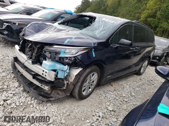 2021 Toyota Sienna XSE with VIN 5TDXSKFC3MS012992, listed as a Copart auction lot 75116324 with 48,527 mi miles and Salvage title. Bid and sale history available at DreamBid. Image 1.