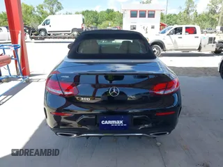 2020 Mercedes-Benz C 300 with VIN WDDWK8DBXLF951795, listed as a IAAI auction lot 41925316 with 47,348 mi miles and . Bid and sale history available at DreamBid. Image 17.