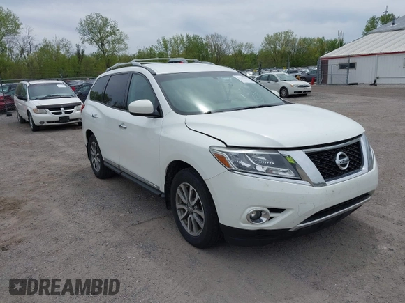 2013 Nissan Pathfinder S with VIN 5N1AR2MM4DC678284, listed as a IAAI auction lot 42149336 with 186,213 mi miles. Bid and sale history available at carsss.com. Image 1.