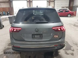2022 Volkswagen Tiguan S z VIN 3VV0B7AX2NM042934, wystawiony jako IAAI lot #42172199 z przebiegiem 71 367 mil mil oraz . Historia ofert i sprzedaży dostępna na DreamBid. Obrazek 16.