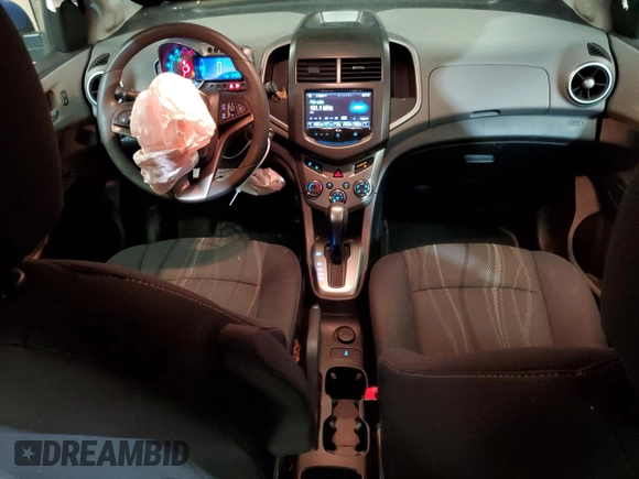 2016 Chevrolet Sonic LT z VIN 1G1JC6SG8G4161782, wystawiony jako Copart lot #59037525 z przebiegiem 59 007 mil mil oraz Szkoda całkowita • Salvage title. Historia ofert i sprzedaży dostępna na DreamBid. Obrazek 8.