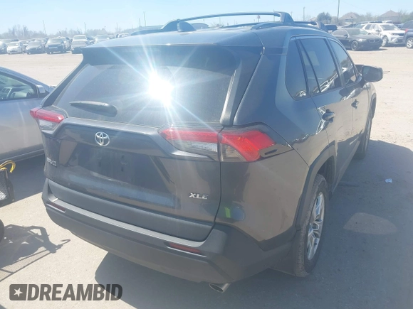 2021 Toyota RAV4 XLE with VIN 2T3W1RFV8MC118377, listed as a IAAI auction lot 41776108 with 80,217 mi miles. Bid and sale history available at carsss.com. Image 4.