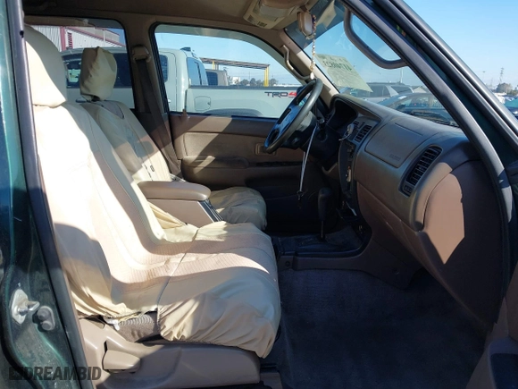 2000 Toyota 4Runner with VIN JT3GM84R1Y0068124, listed as a IAAI auction lot 41740823 with 156,371 mi miles. Bid and sale history available at carsss.com. Image 5.