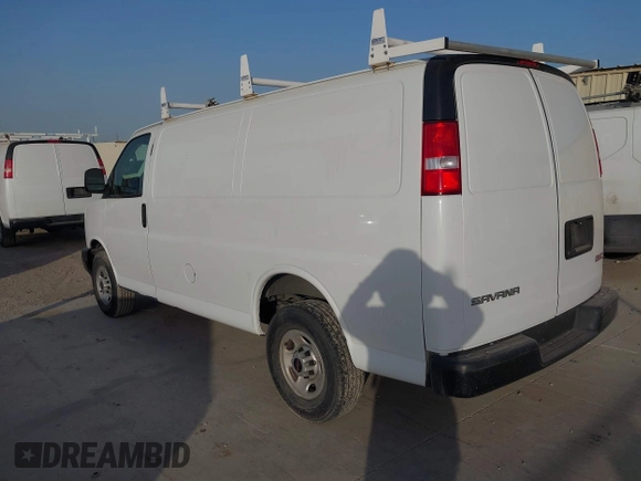 2022 GMC Savana Cargo Van with VIN 1GTW7AFPXN1139117, listed as a IAAI auction lot 41840493 with 107,784 mi miles. Bid and sale history available at carsss.com. Image 3.