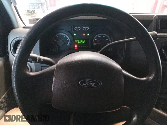 2013 Ford Econoline Cargo Commercial z VIN 1FTNE2EL2DDB26364, wystawiony jako IAAI lot #42854334 z przebiegiem 98 848 mil mil oraz . Historia ofert i sprzedaży dostępna na DreamBid. Obrazek 22.