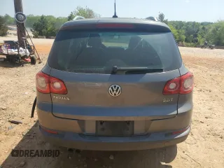 2010 Volkswagen Tiguan Wolfsburg Edition z VIN WVGAV7AX1AW526688, wystawiony jako Copart lot #53877915 z przebiegiem 185 204 mil mil oraz Szkoda całkowita • Salvage title. Historia ofert i sprzedaży dostępna na DreamBid. Obrazek 6.