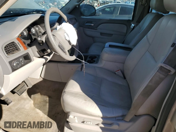 2013 GMC Yukon XL SLT with VIN 1GKS1KE07DR261108, listed as a Copart auction lot 89375335 with 107,940 mi miles and Salvage Title. Bid and sale history available at DreamBid. Image 7.