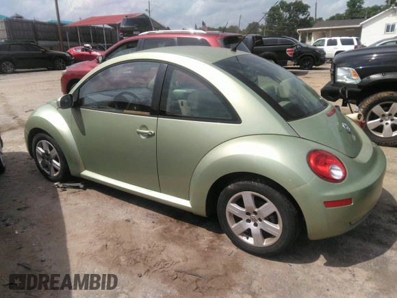 2007 Volkswagen Beetle z VIN 3VWPW31C97M514361, wystawiony jako IAAI lot #42274034 z przebiegiem 101 398 mil mil oraz . Historia ofert i sprzedaży dostępna na DreamBid. Obrazek 3.