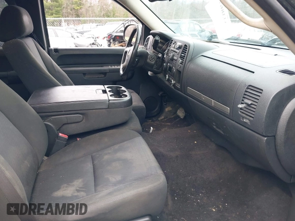 2011 Chevrolet Silverado 1500 LT with VIN 1GCRKSE39BZ300084, listed as a IAAI auction lot 41943867 with 157,056 mi miles and . Bid and sale history available at DreamBid. Image 5.