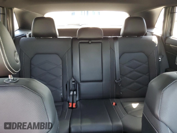 2024 Volkswagen Atlas SE with VIN 1V2JE2CA1RC229108, listed as a Copart auction lot 52820435 with 14,426 mi miles and Salvage title. Bid and sale history available at DreamBid. Image 10.
