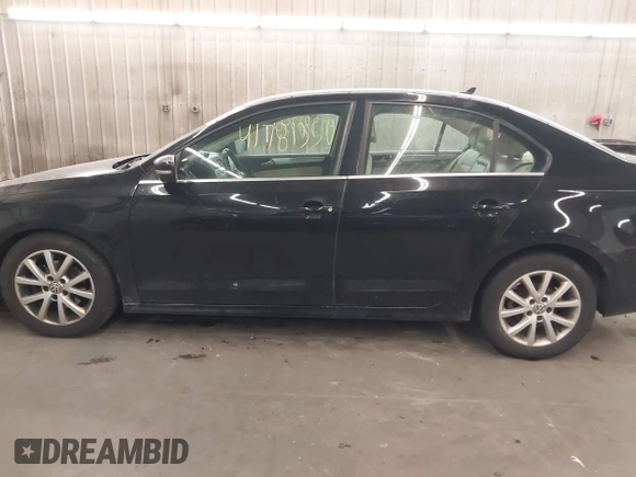 2013 Volkswagen Jetta Sedan SE with VIN 3VWDP7AJ3DM388564, listed as a IAAI auction lot 41781350 with 255,357 mi miles. Bid and sale history available at carsss.com. Image 15.