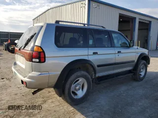 2001 Mitsubishi Montero Sport ES with VIN JA4MT21HX1P066745, listed as a Copart auction lot 43509375 with 266,130 mi miles and Salvage Title. Bid and sale history available at carsss.com. Image 3.