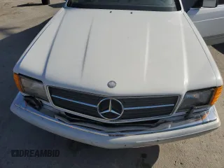1990 Mercedes-Benz 560 with VIN WDBCA45E6LA553870, listed as a Copart auction lot 51666665 with 228,119 mi miles and Clean Title. Bid and sale history available at DreamBid. Image 11.