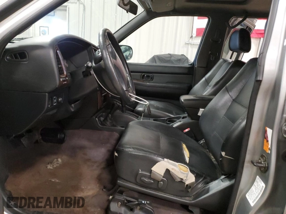 2001 Nissan Pathfinder LE z VIN JN8DR07Y11W530550, wystawiony jako Copart lot #56111345 z przebiegiem 226 649 mil mil oraz Czysty tytuł • Clean title. Historia ofert i sprzedaży dostępna na DreamBid. Obrazek 7.