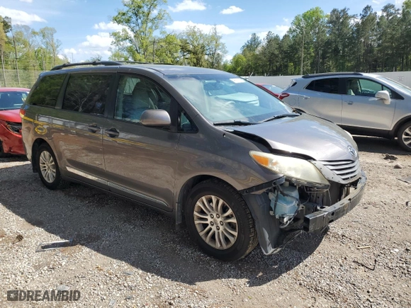 2013 Toyota Sienna XLE AAS with VIN 5TDYK3DC0DS324068, listed as a Copart auction lot 49997115 with 139,407 mi miles and Salvage Title. Bid and sale history available at carsss.com. Image 4.