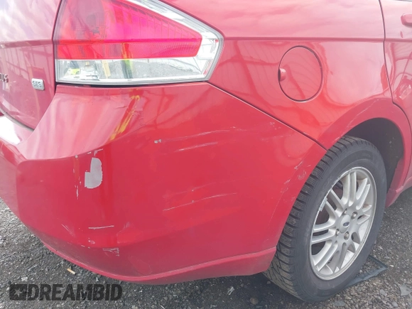 2008 Ford Focus SE z VIN 1FAHP35N08W101901, wystawiony jako IAAI lot #42288509 z przebiegiem 211 470 mil mil oraz . Historia ofert i sprzedaży dostępna na DreamBid. Obrazek 6.