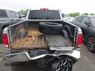 2017 Ram 2500 Tradesman z VIN 3C6UR5CL3HG529578, wystawiony jako IAAI lot #41992645 z przebiegiem 144 117 mil mil oraz . Historia ofert i sprzedaży dostępna na DreamBid. Obrazek 16.