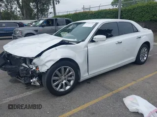 2012 Chrysler 300 C z VIN 2C3CCAET4CH236569, wystawiony jako IAAI lot #42181321 z przebiegiem 144 243 mil mil oraz . Historia ofert i sprzedaży dostępna na DreamBid. Obrazek 2.