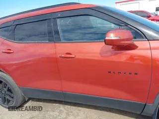 2021 Chevrolet Blazer LT z VIN 3GNKBHRS0MS559804, wystawiony jako IAAI lot #41684430 z przebiegiem 61 468 mil mil oraz . Historia ofert i sprzedaży dostępna na DreamBid. Obrazek 14.
